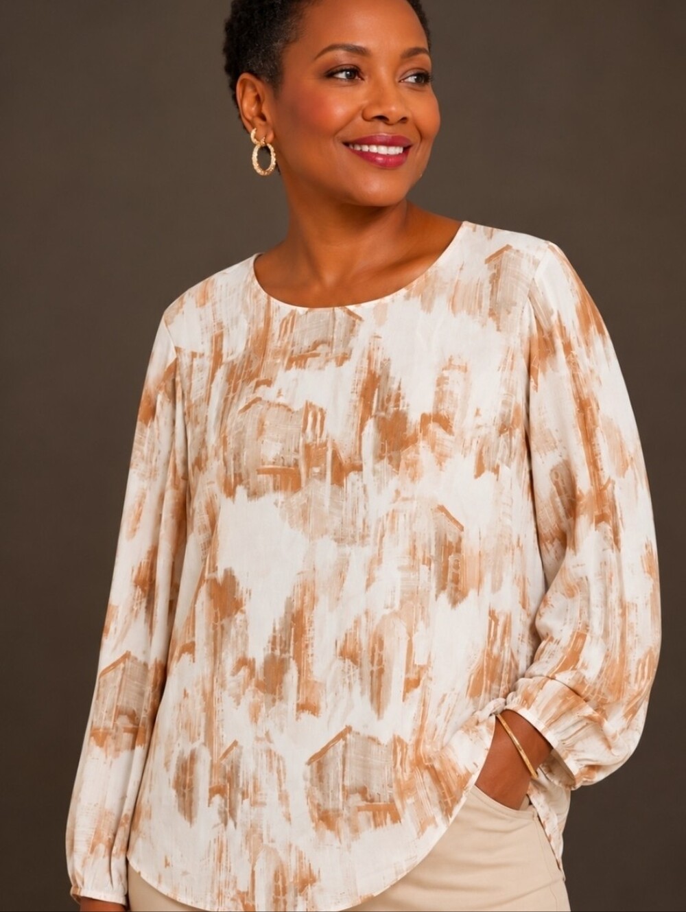 DKNY Women's Cream and Tan Abstract Printed Long Sleeve Blouse Large